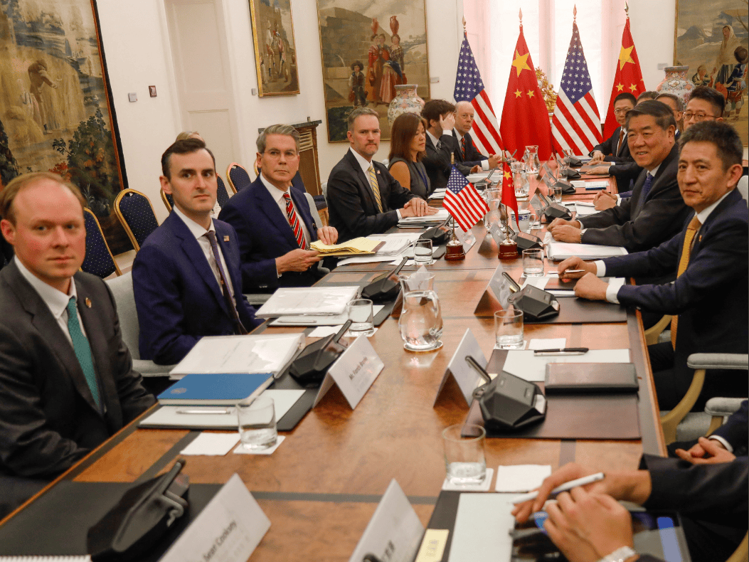 2022足球平台出租_美财长贝森特说2022足球平台出租,中国在谈判期间调查英伟达,事情做的不地道